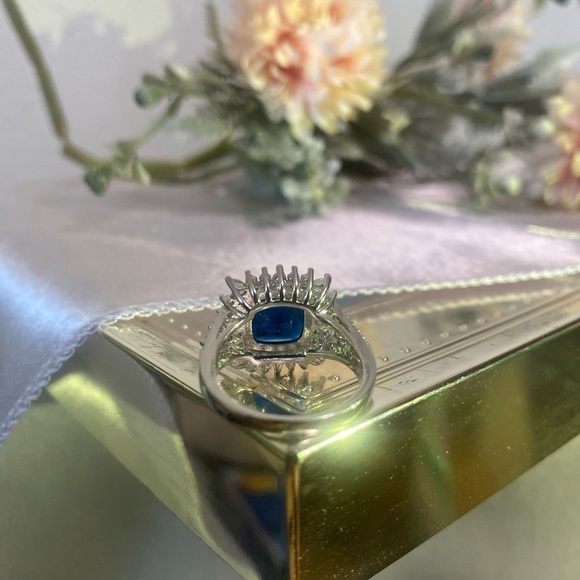 Gorgeous Blue Cubic Zirconia Simulated Blue Sapphire Ring Women in Sil… - Picture 8 of 9